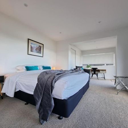 Fabulous Castor Bay 1 Bedroom With Views And Skytv Auckland Exterior photo